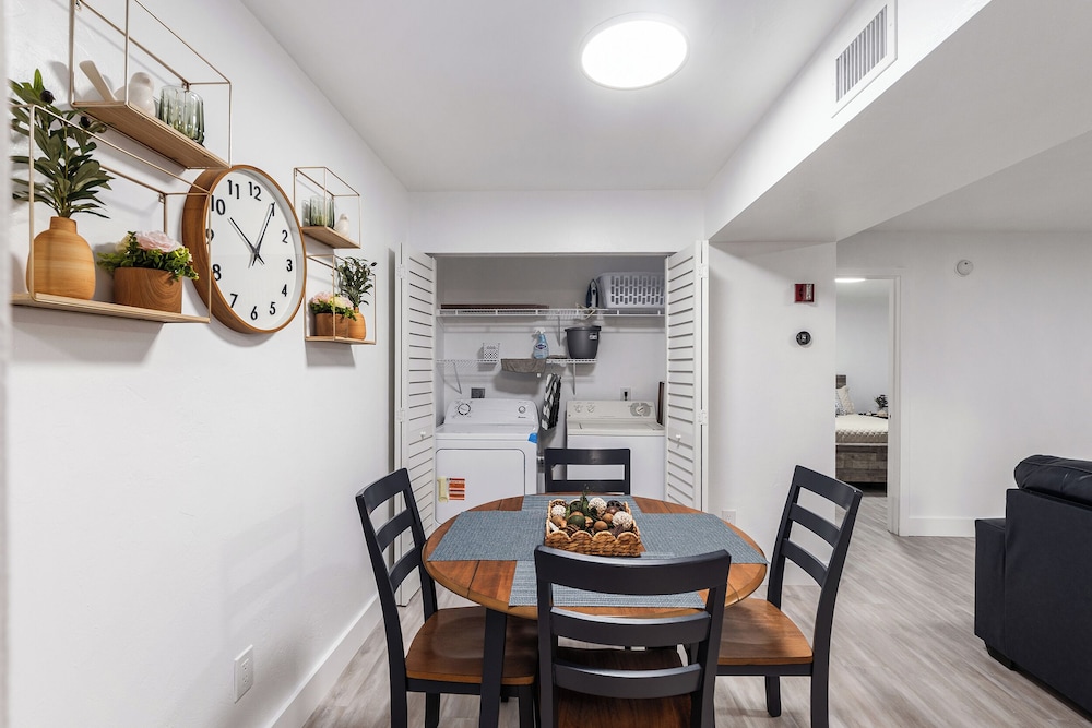 Cozy UF Condo Near Shands UF on Archer