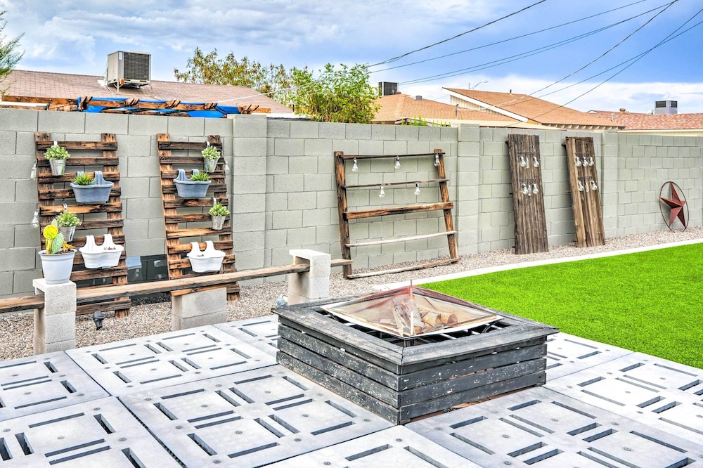 1 Mi to Old Town Scottsdale: Home w/ Putting Green view 5