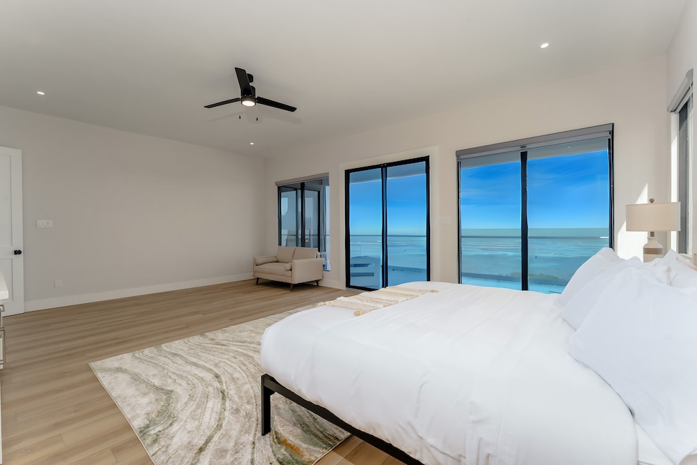 Spacious Bay