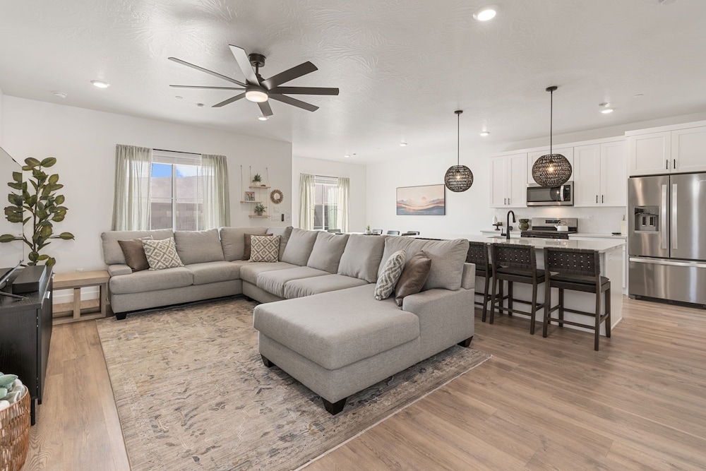 Long Drive 4 Bedroom Townhouse