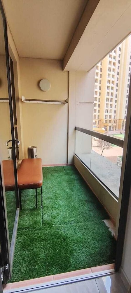 Urban Panda Mirror Maze Hostel JBR