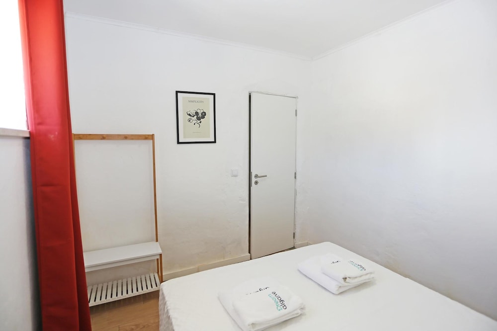X 01 - 2 Bed Apartment in Quinta da Ponte