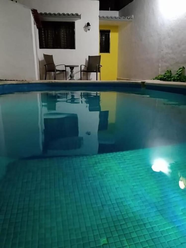 Las Palmas Hostal - Hostel