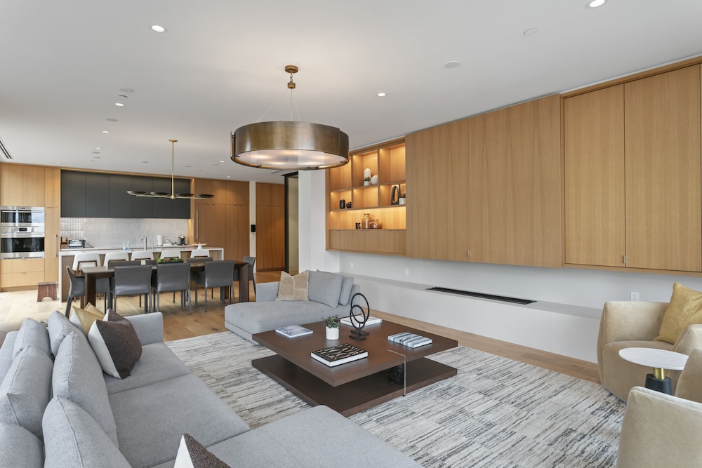 1504 Founders Place - Three Bedroom Deluxe 3 Condo