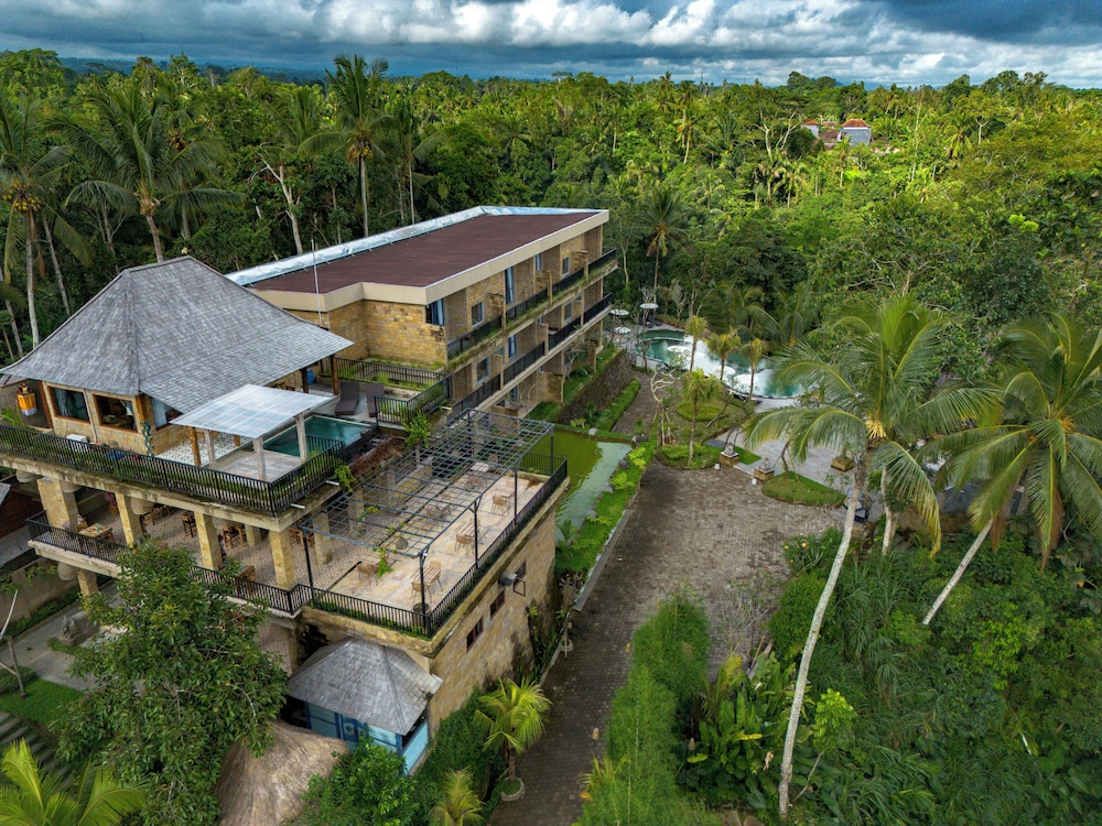 Hoshi Jungle Resort by Dhananjaya Hospitality