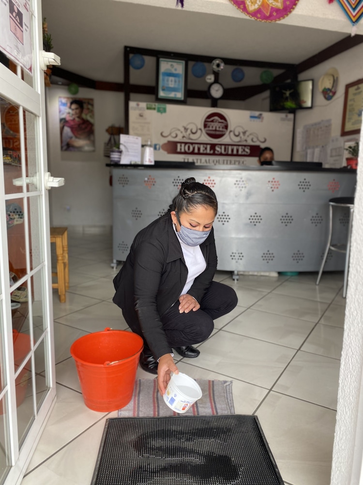 Hotel & Suites Cerro Rojo