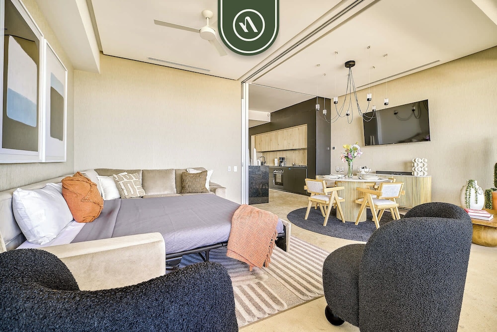Luxury 1BR Condo With Private Terrace - Ocean View