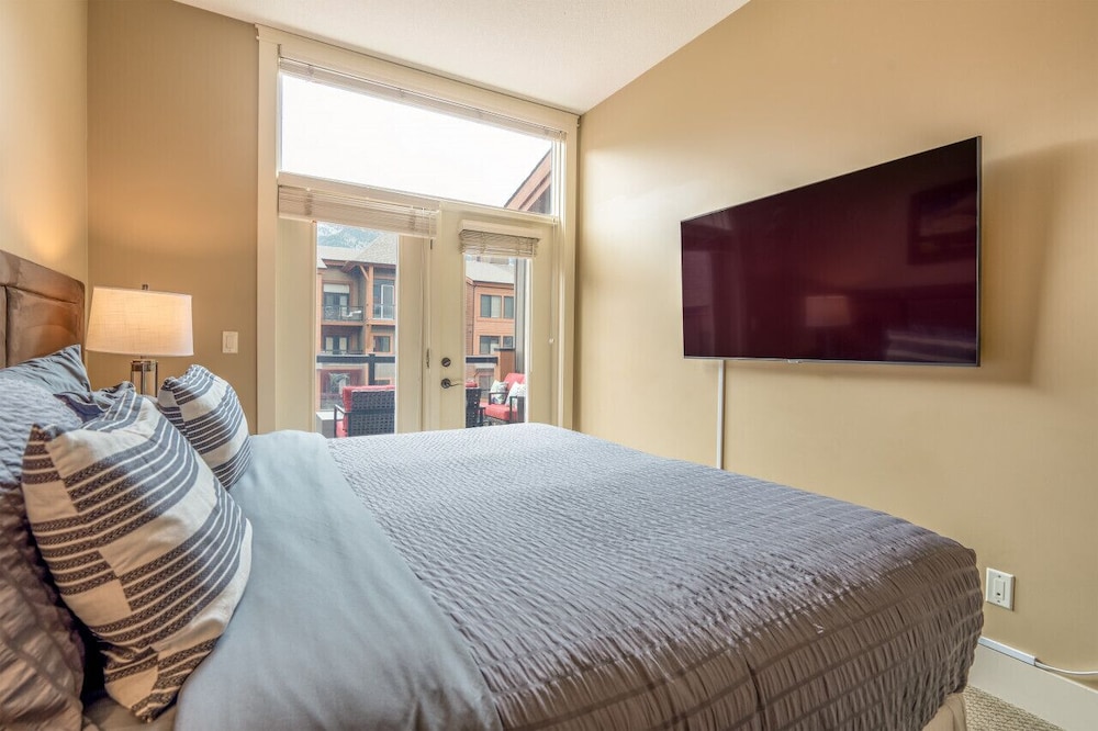 Luxury 3-Br Penthouse | INDOOR Pool & Hot Tub | Pool Table | 2 Decks + Mtn Views - Image 3