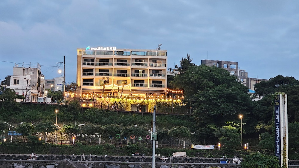 Cheonjiyeon Crystal Hotel 70