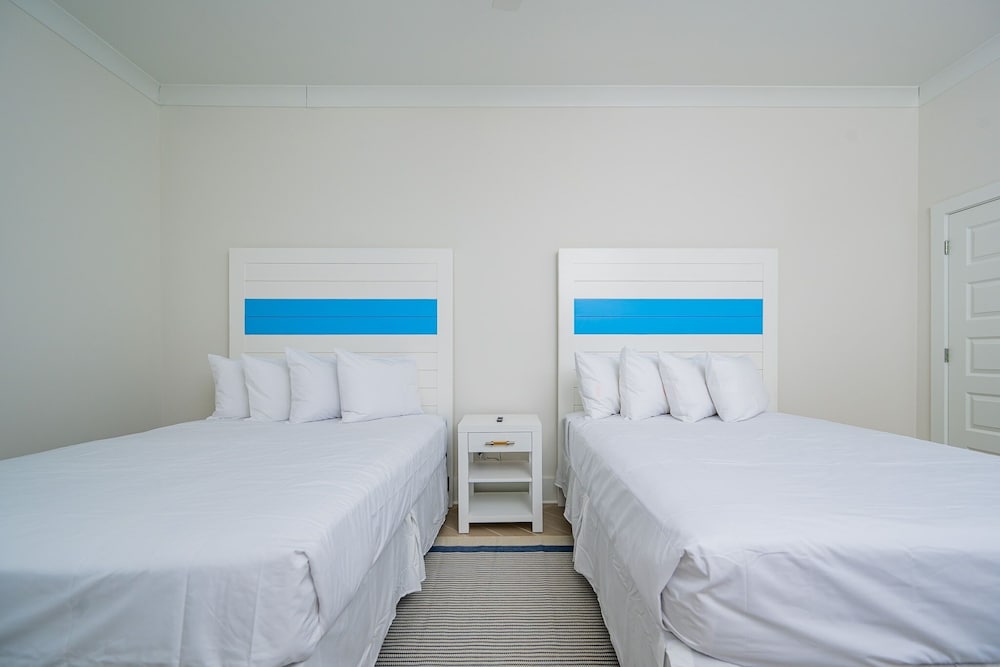Phoenix Gulf Shores Ii 1702 3 Bedroom Condo