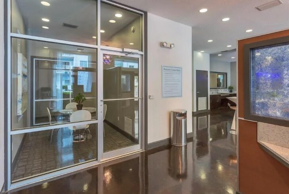 BC-324: Channelside Luxury Apartment - Image 5