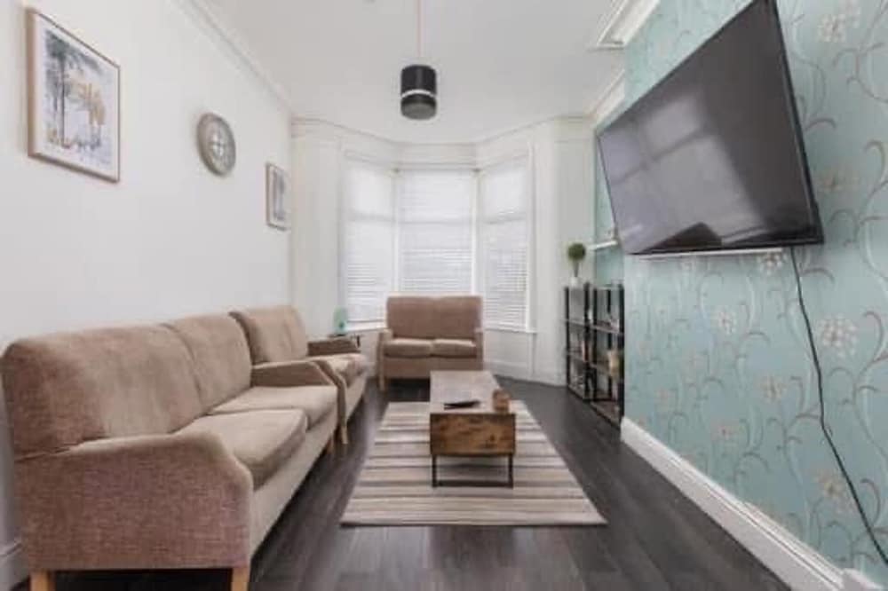 Blackpool Bliss House - 5 Bedrooms