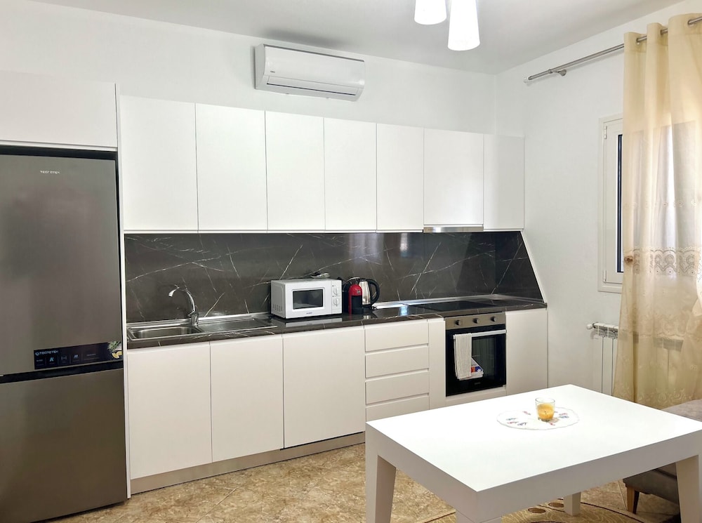 Ishëm Greenview Apartments