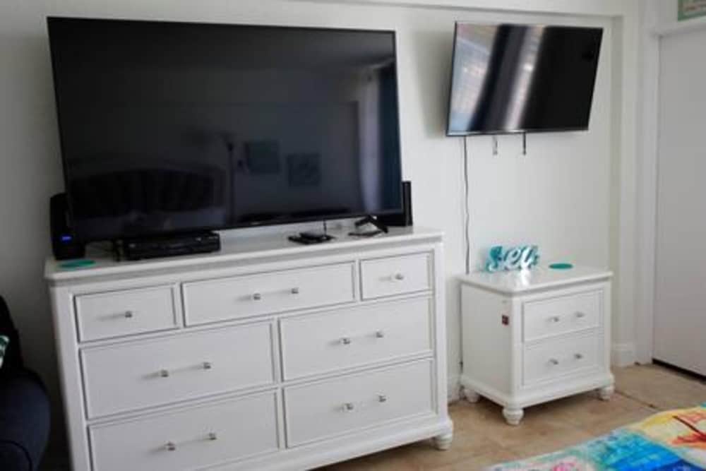 613 3 Beds Luxury Beachfront Studio Ideal 4 Long Stays view 2