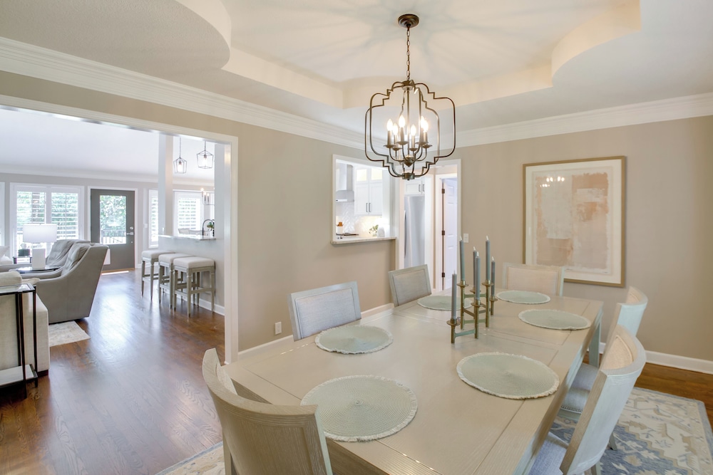 Golf Course View: Elegant Hot Springs Village Home