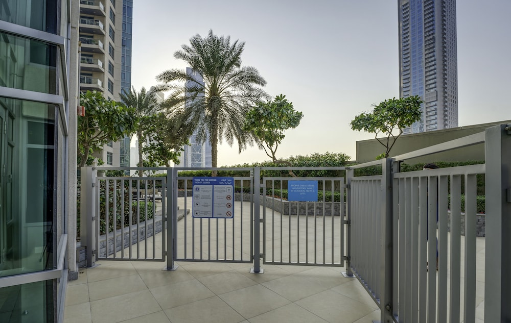Stunning 2 BR in the heart of Downtown