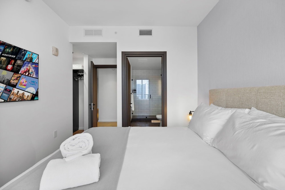 Luxury Spacious Condo at Downtown Miami