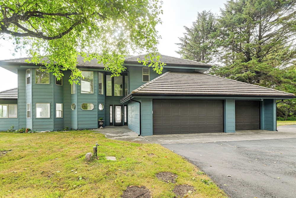 3-acre Property: Beachfront Home in Smith River!