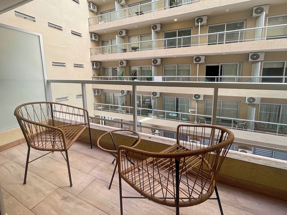 Ayres Suites Moreno