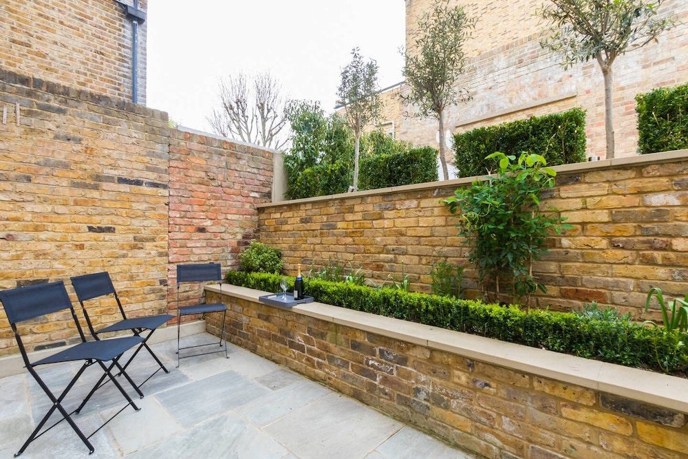 outdoor bbq area