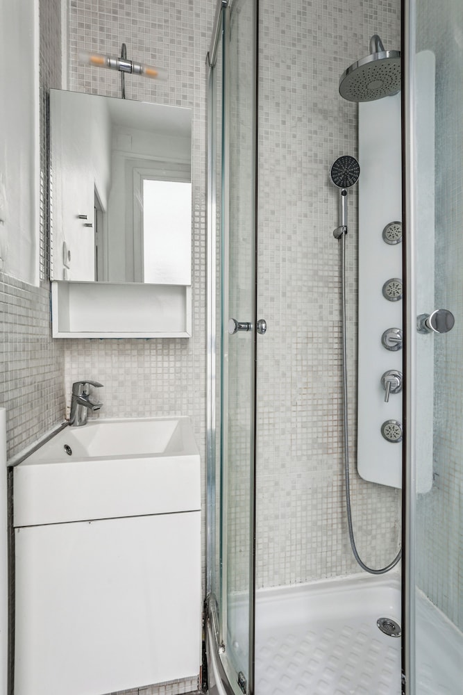 Bright 1BR Steps from Canal Saint-Martin