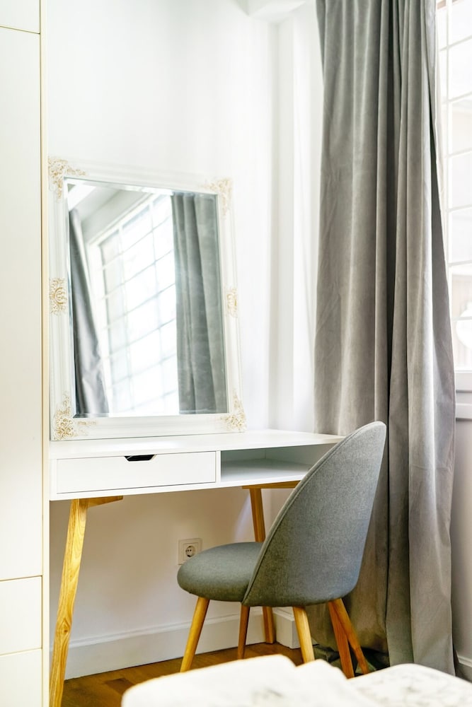 Sunny 1bedroom Cozy Flat in the Acropolis Area