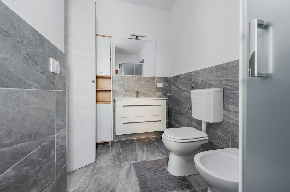 Modern duplex with balcony view 2