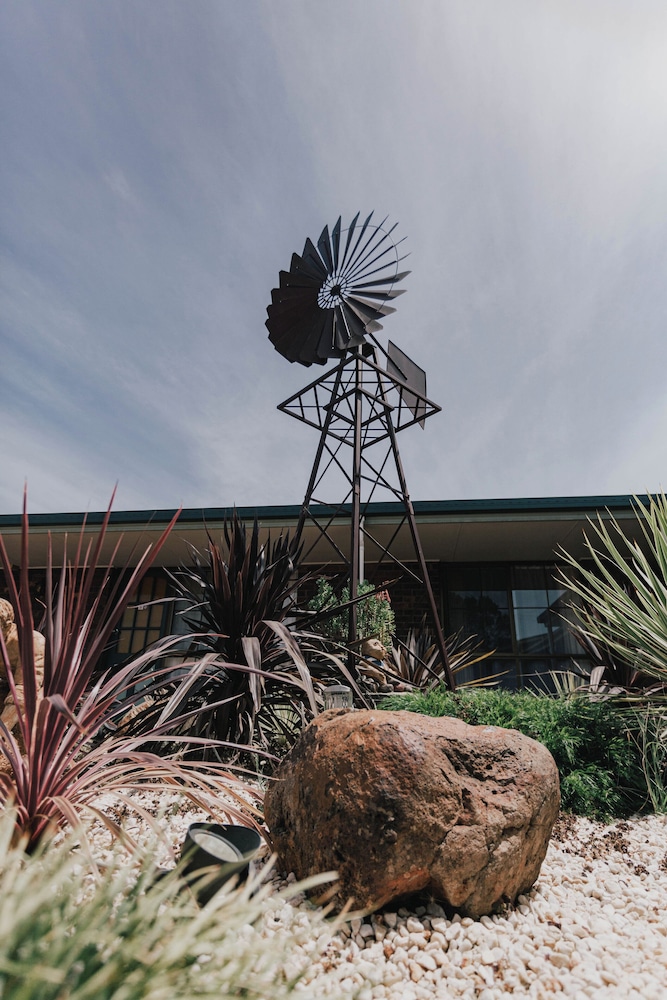Donald Motor Lodge