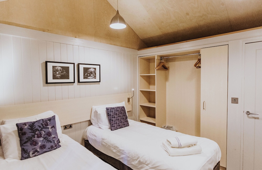 Lodge 16