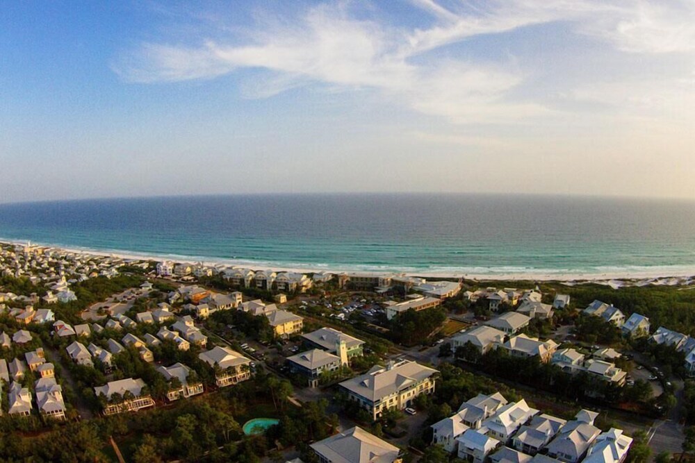 The White House of Watercolor 4 Bedroom Holiday Home by Five Star Properties