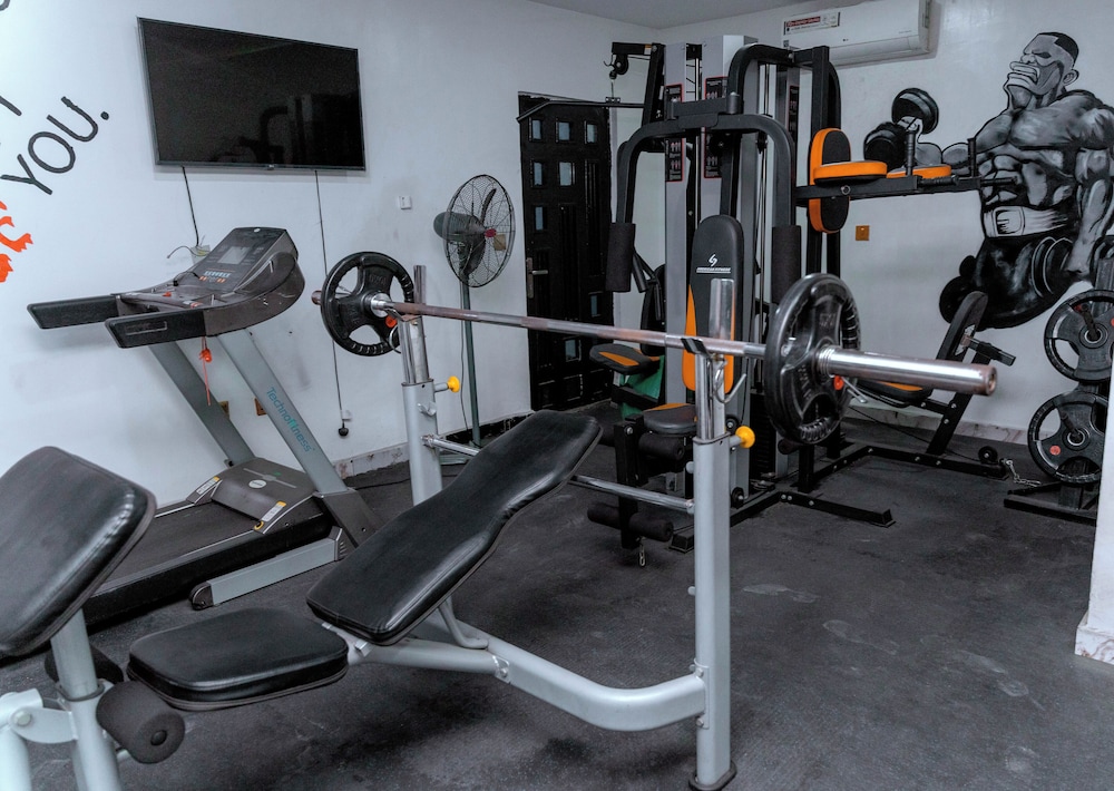 Luxury Hotel Deluxe Room - Sleeps 2 - Gym - Pool