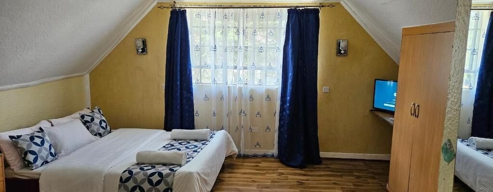 Lux Suites Weavers Haven Guest House