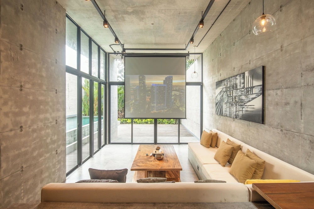 Modern 4 BR Villa Heart of Canggu 8mins to Beach