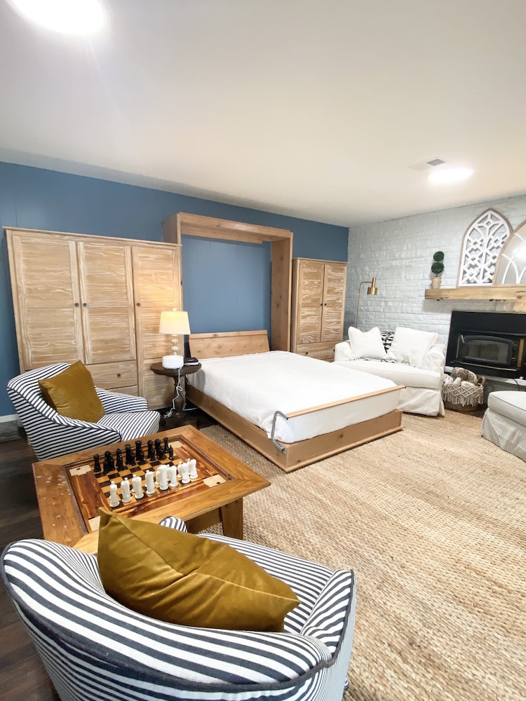 Uptown French Haven 3 Bedroom Residence