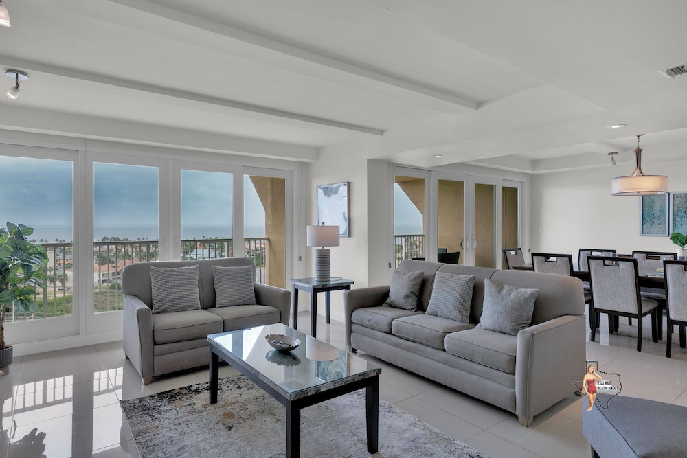 Bahia Mar-Solare Beachfront & Two Pools