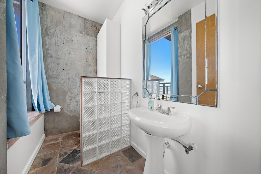 Oceanfront Experience by Ryson Vacation Rentals