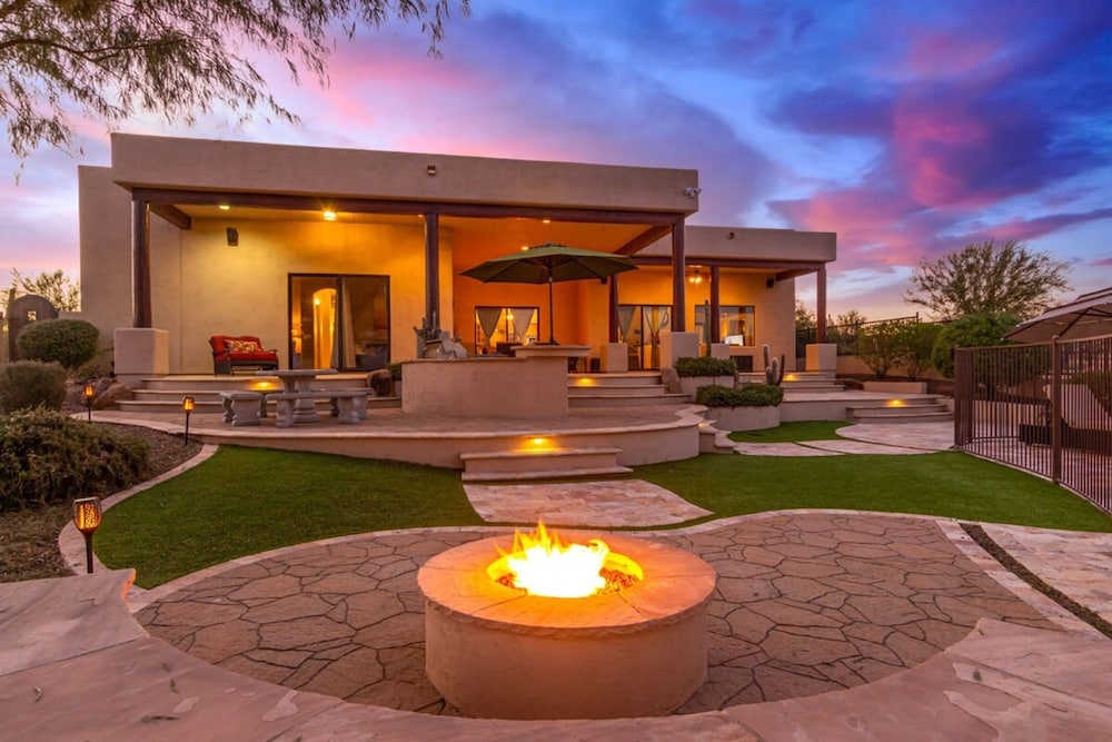 Desert Foothils Rustic Resort Oasis w Pool Spa