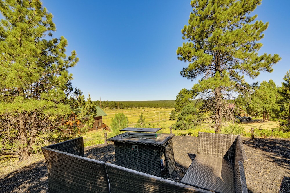 Luxe Cabin Retreat, Near Bryce & Zion Nat'l Parks!