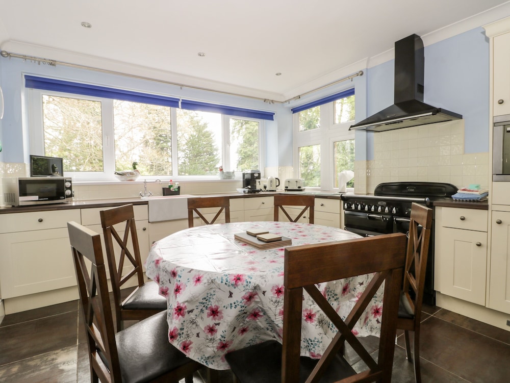 Raincliffe Manor