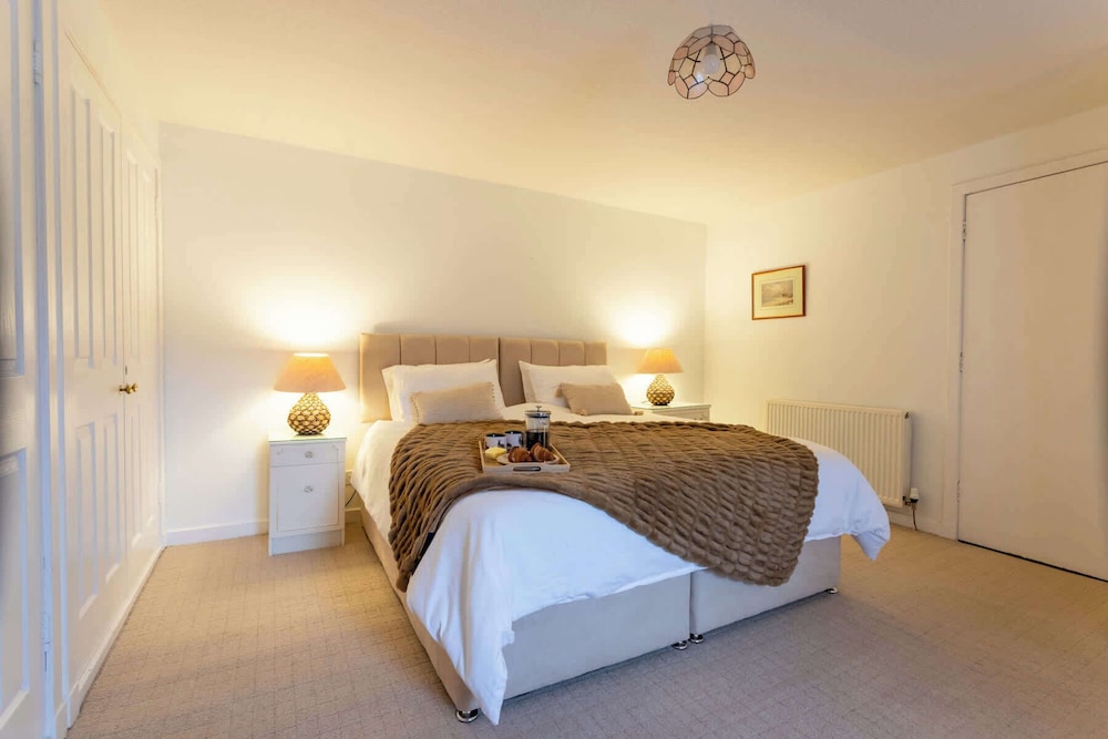 New Cross Keys House - Cosy 4-bed Cottage in Kirk Yetholm