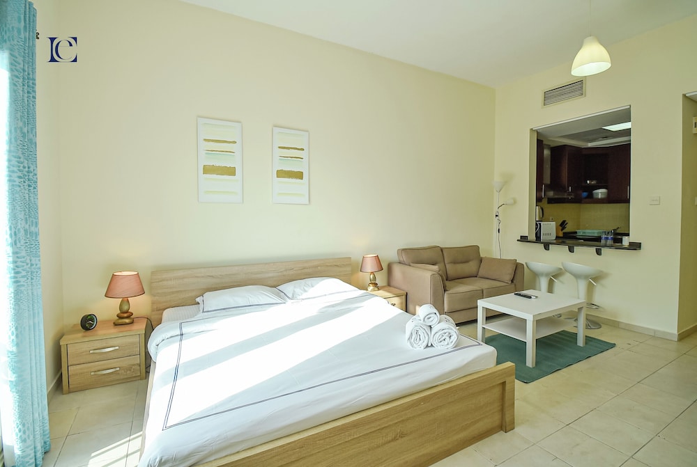 MGL - Spacious Studio Apartment