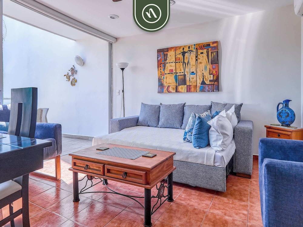 Beachfront 2BR Condo With Pool and Beachclub