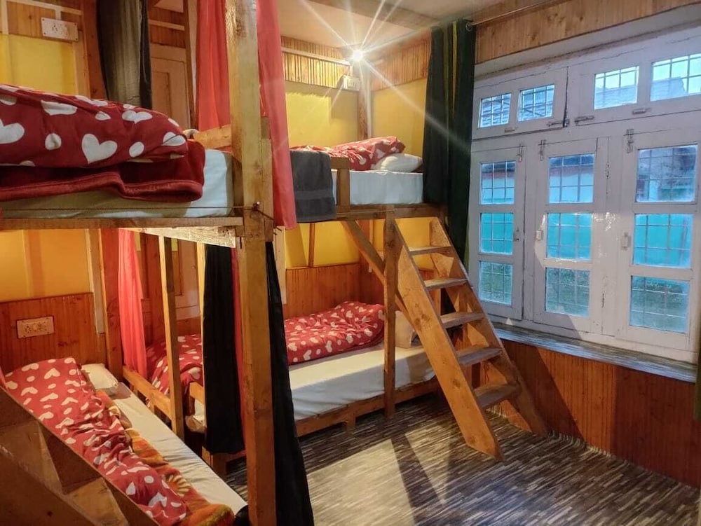 Shiva Valley Riverside Homestay By GRB