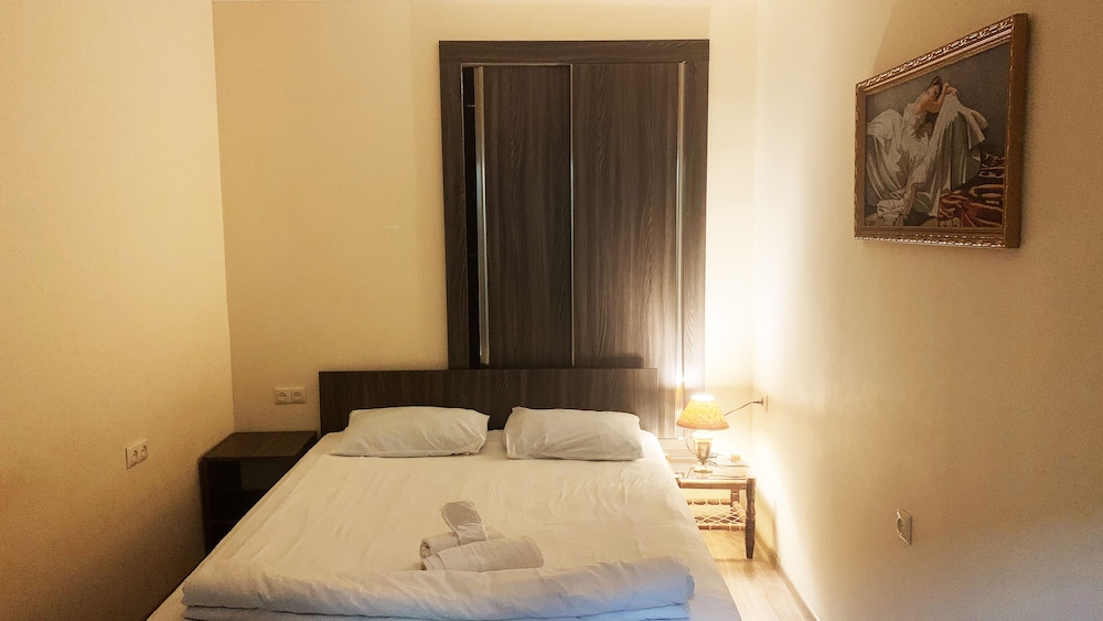 Domino Yerevan Hostel & Tours