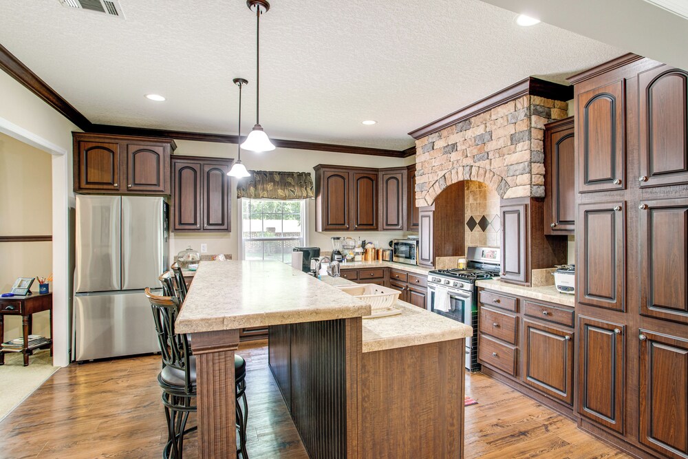 4 Mi to Weston Lake: Eastover Gem w/ Grill