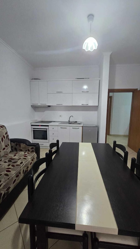 Tirent Apartment - Your Beach Home in Vlorë