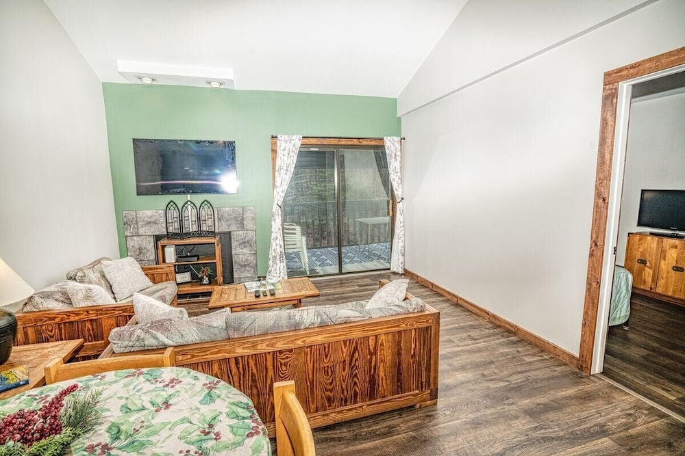 Gateway Condo A25