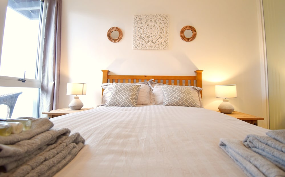 MK Hub Apartment with Oak Furniture view 2