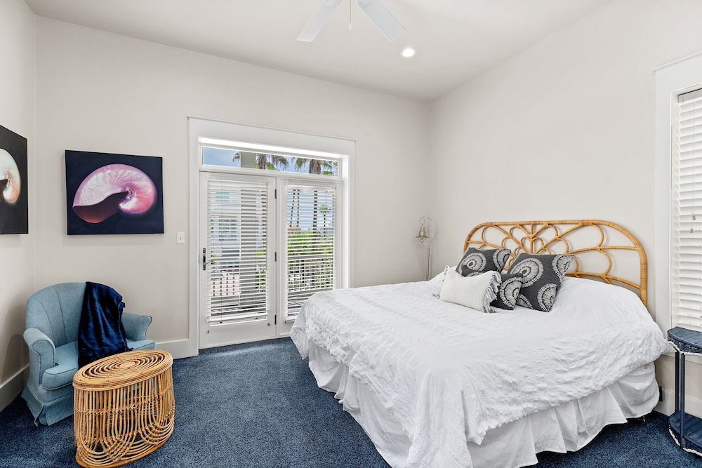 Paradise Found - Private Beachfront House 3 Bedroom Home by RedAwning