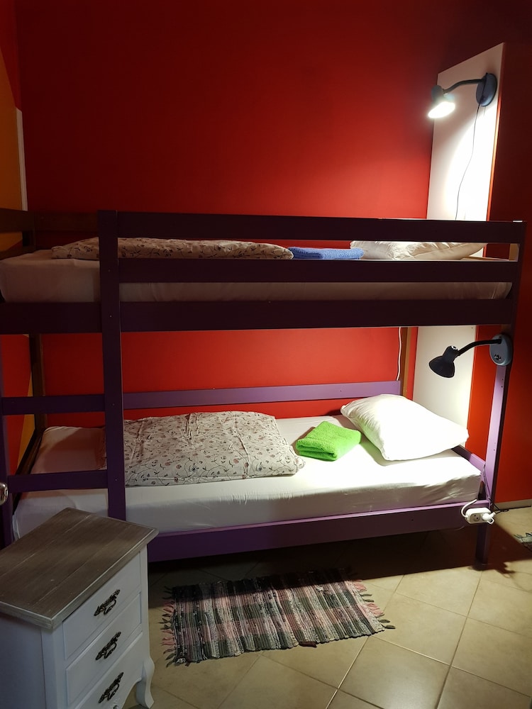 Hostel Makarena